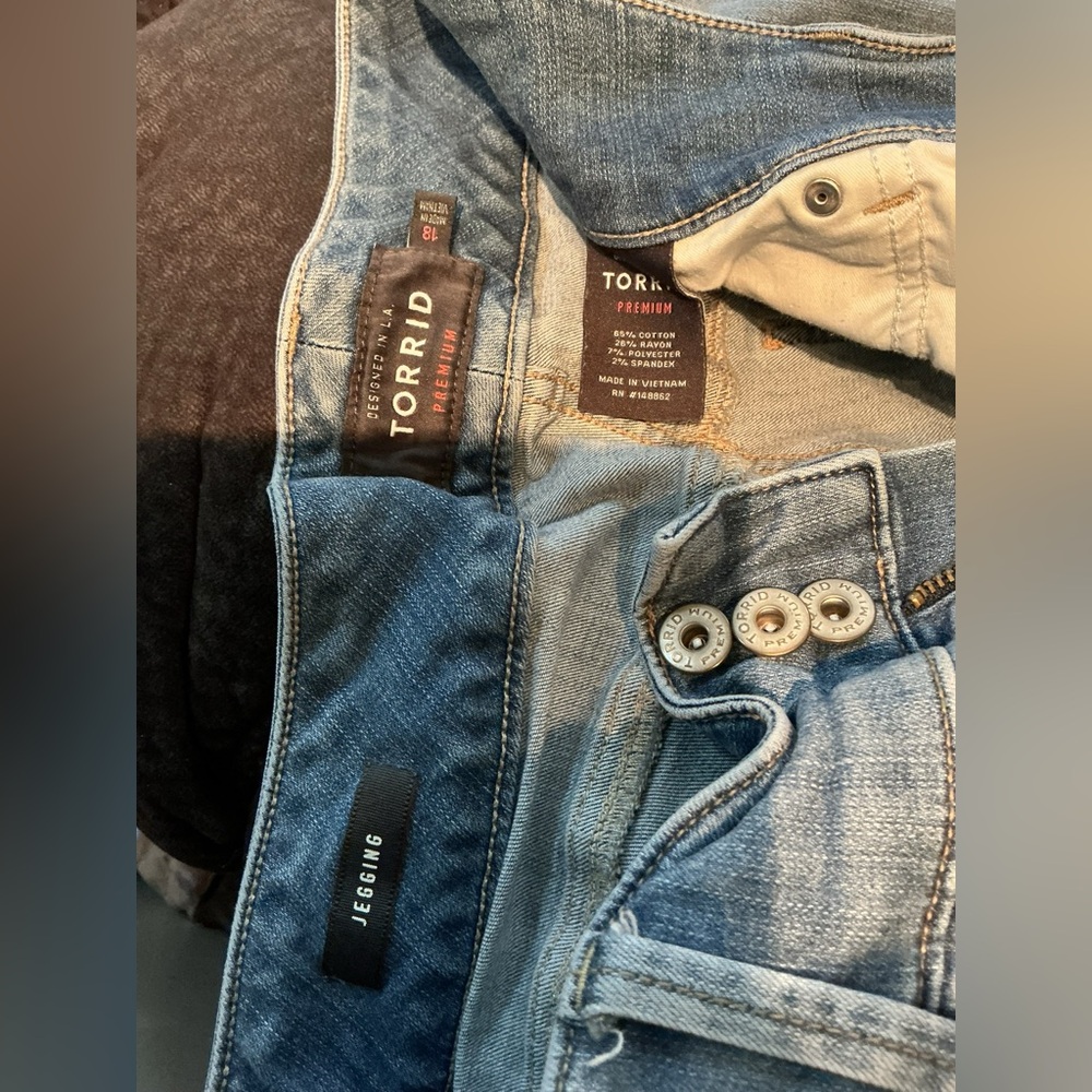 Torrid Premium Plus Size 18 Denim Bermuda Jegging Shorts | High Rise Stretch - Picture 11 of 13